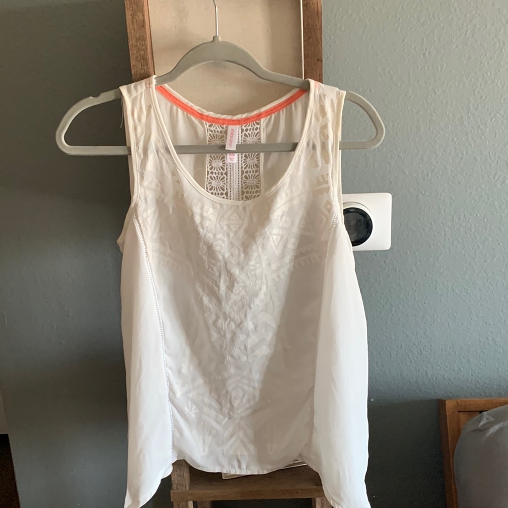 Womens xhilaration medium cream top